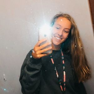 Meet your Posher, Chloe